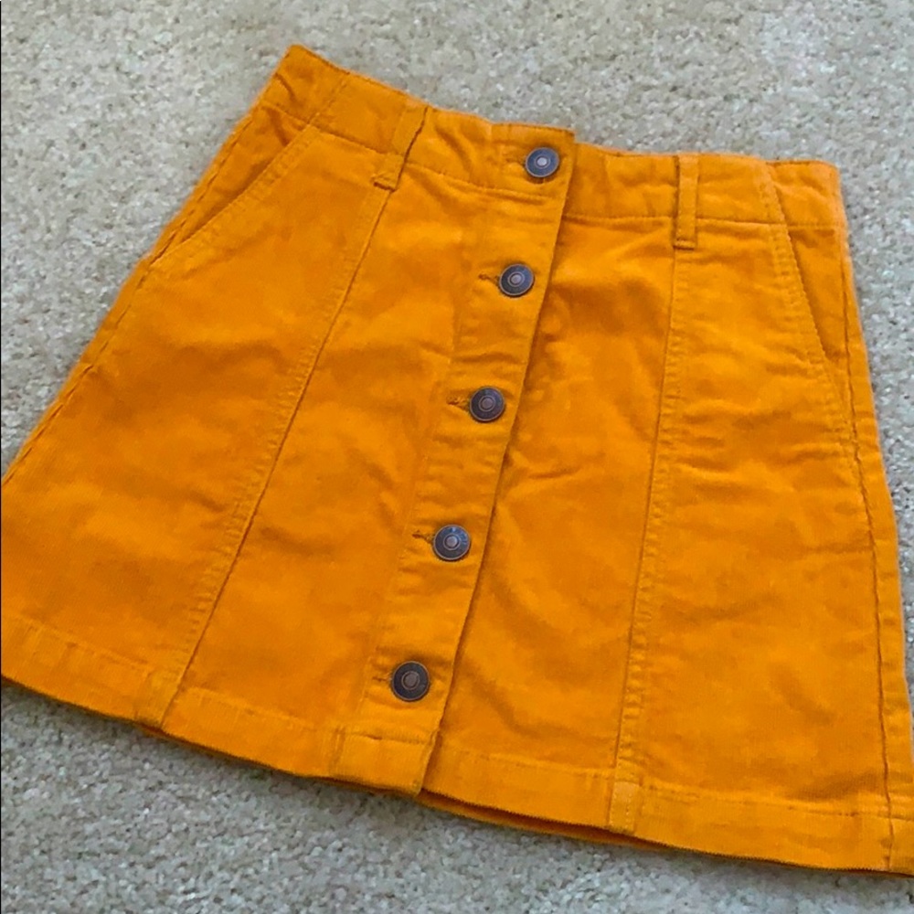 GOLDEN CORDUROY MINI SKIRT